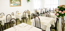 sala da pranzo dell'hotel 2 stelle igea marina